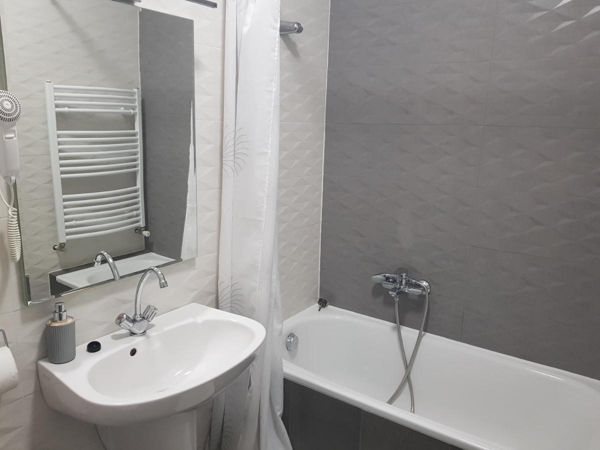 Zoli Apartmanok-Adri Koelcsey 32 Hajduszoboszlo Bagian luar foto